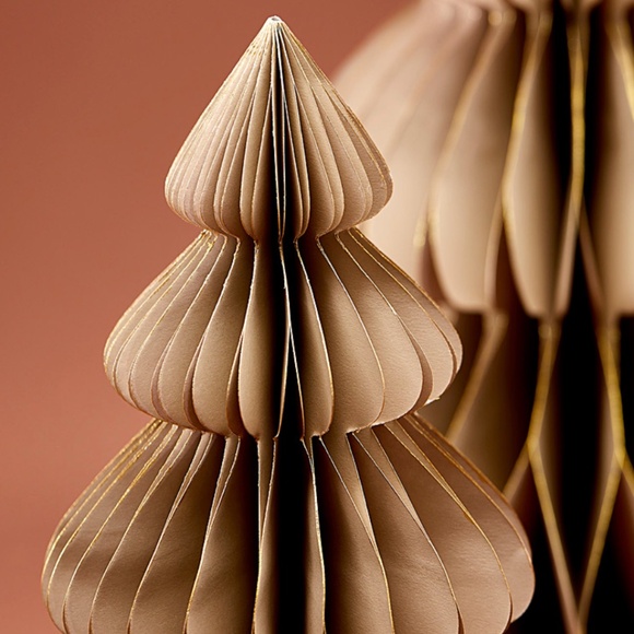 Handcrafted cream and gold 3D paper firs Christmas trees set of 2 NWT - Picture 2 of 7